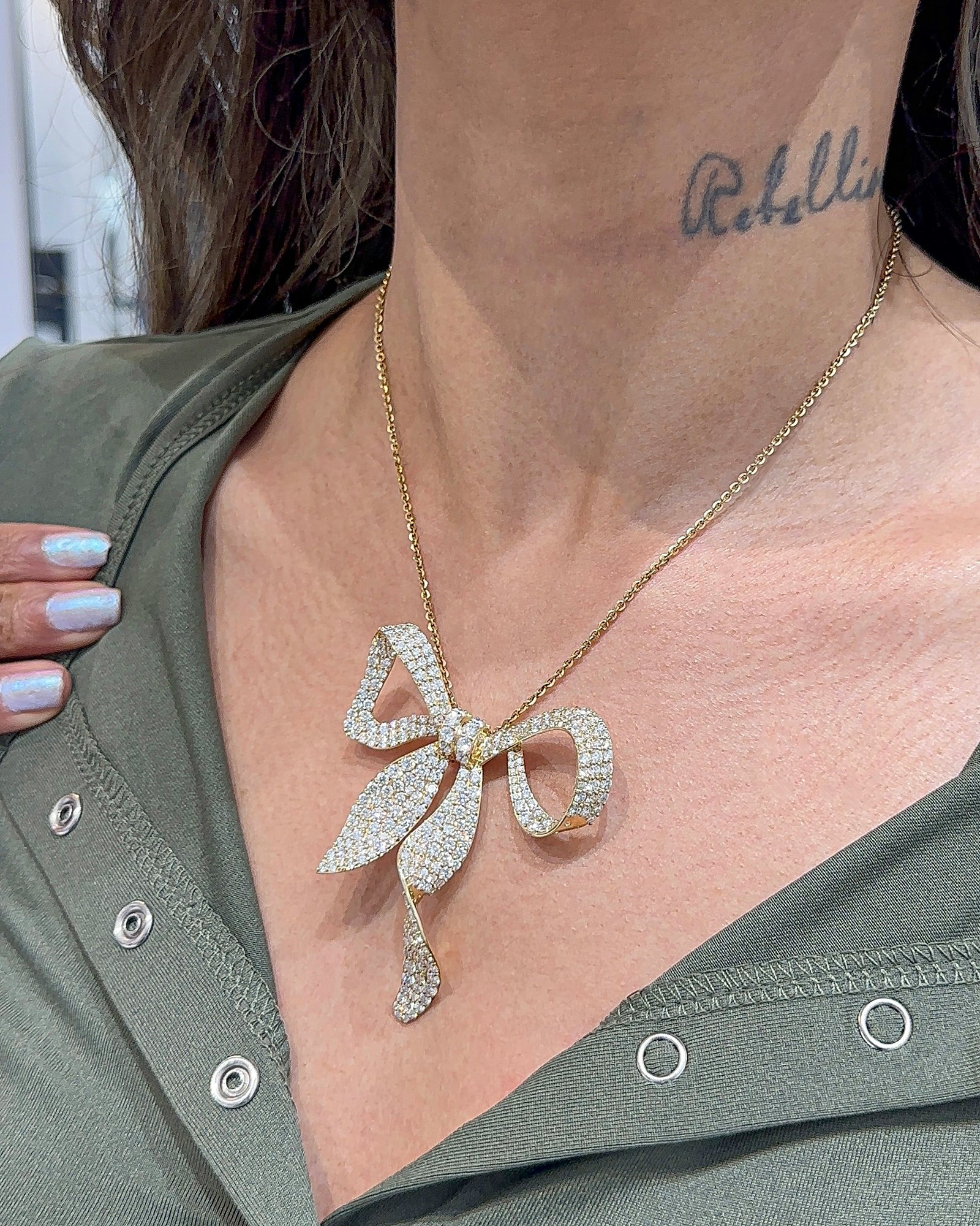 Big Bow Theory Necklace - Image 3