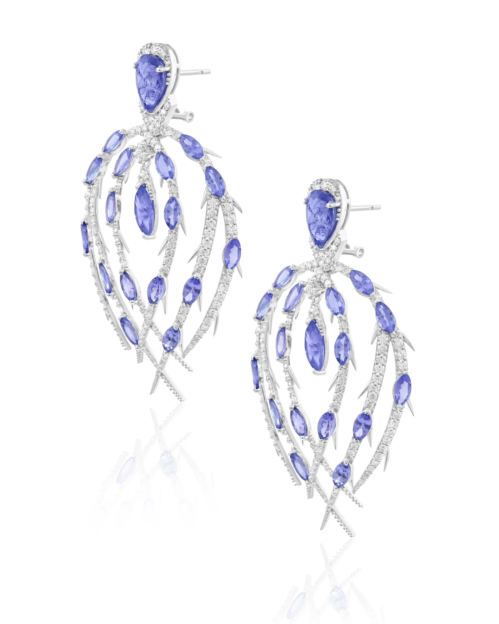 Claw It Earrings - Image 3