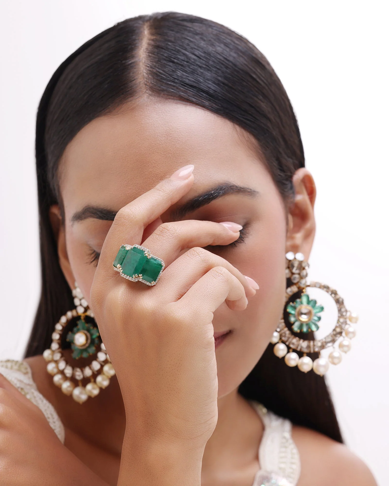 Crown Emerald Ring - Image 2