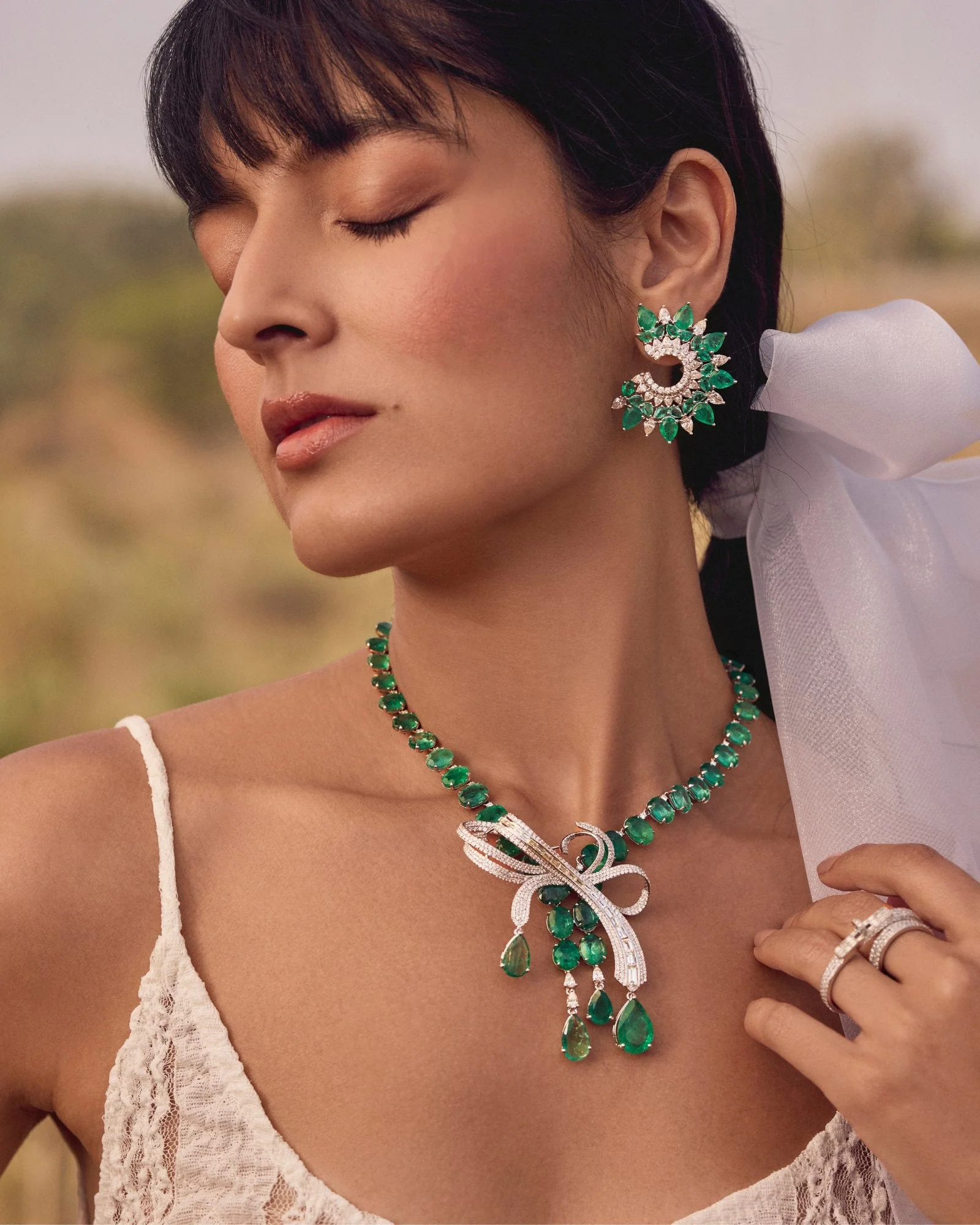 Emerald Bow Necklace - Image 2