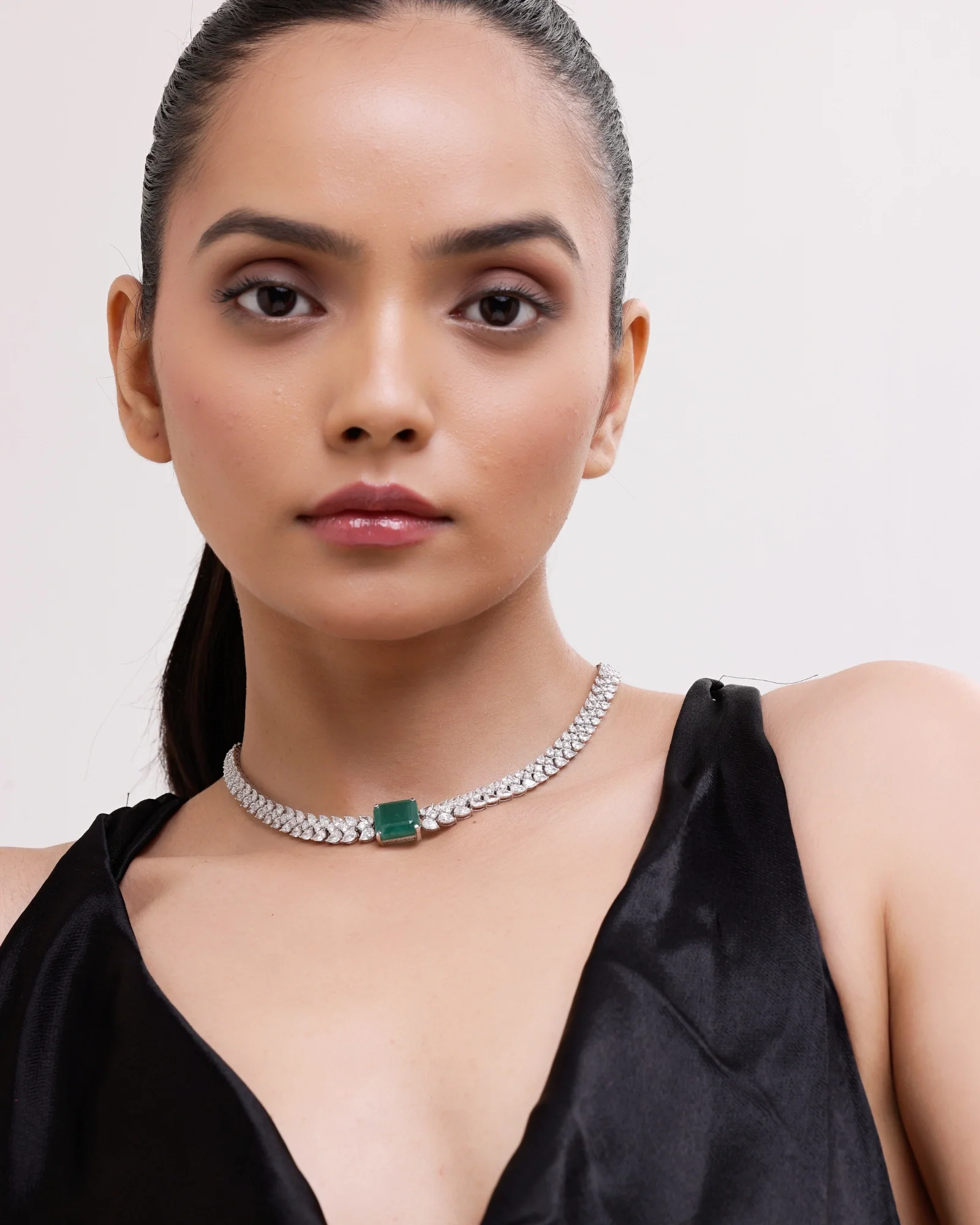 Emerald Chokehold Necklace - Image 3