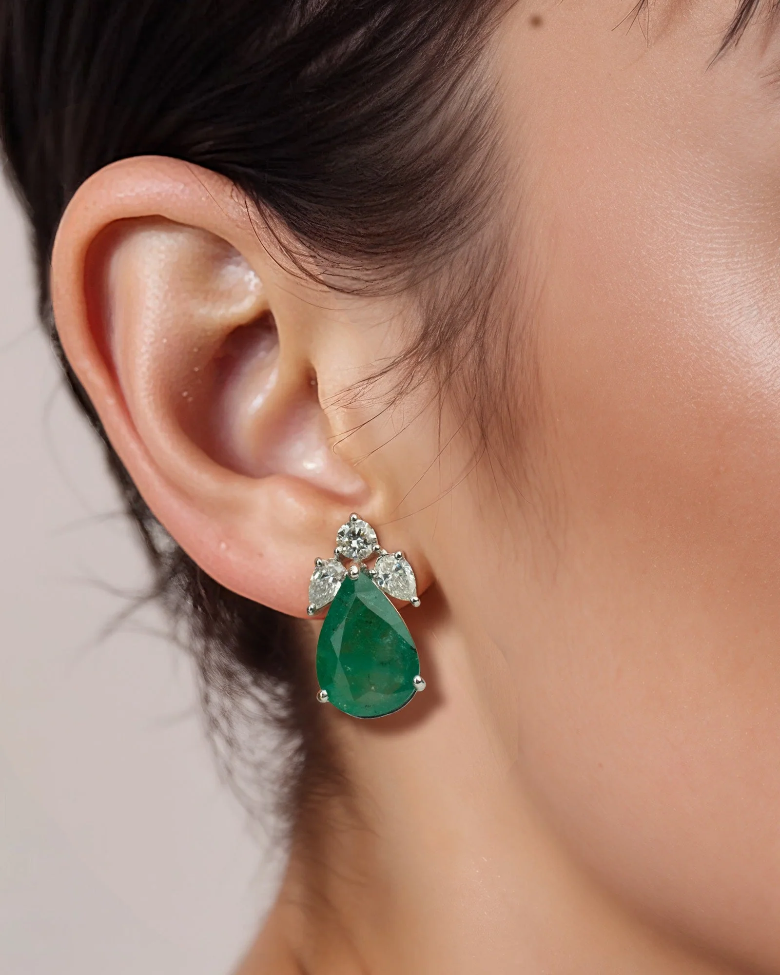 Emerald Envy Earrings - Image 2