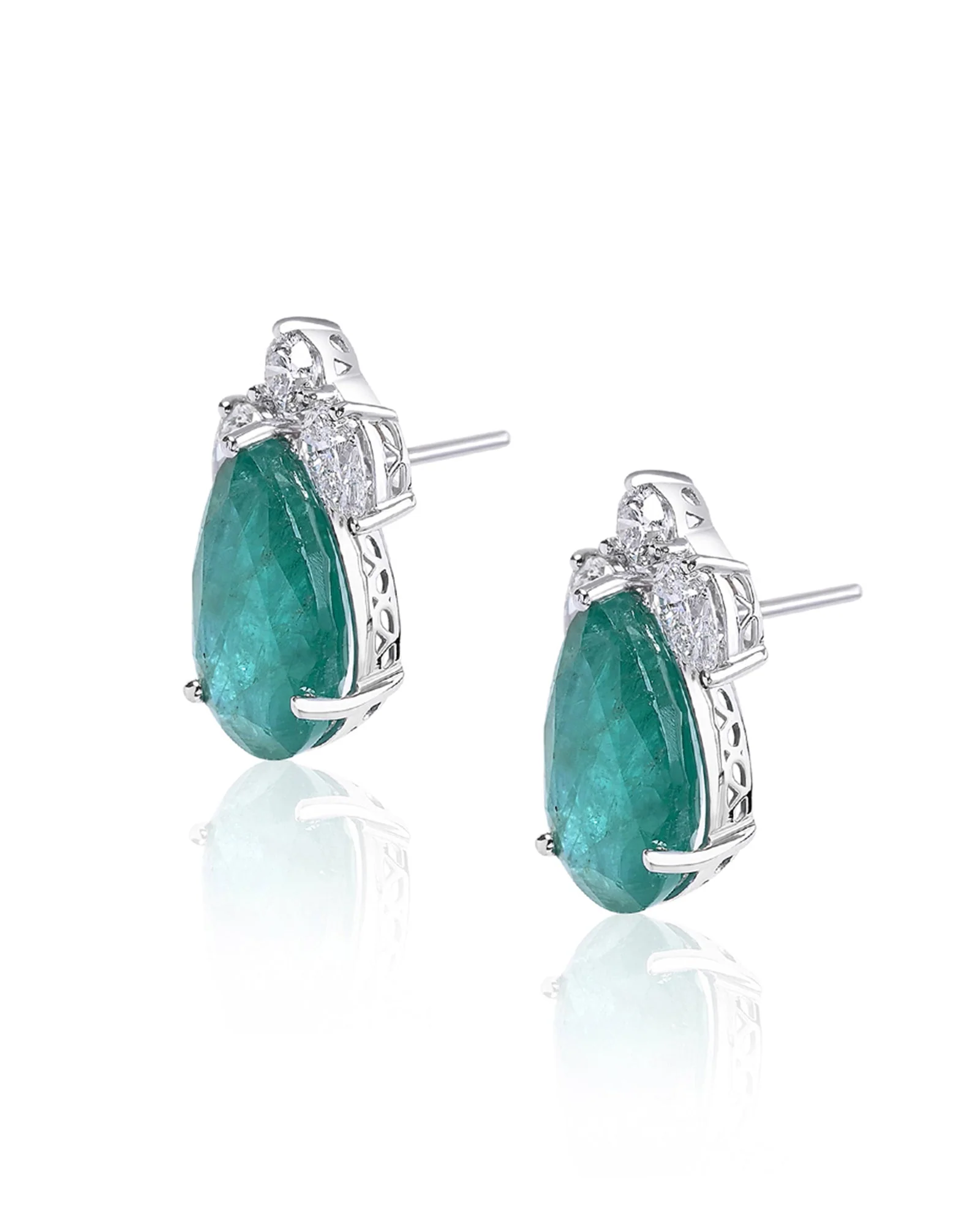 Emerald Envy Earrings - Image 3
