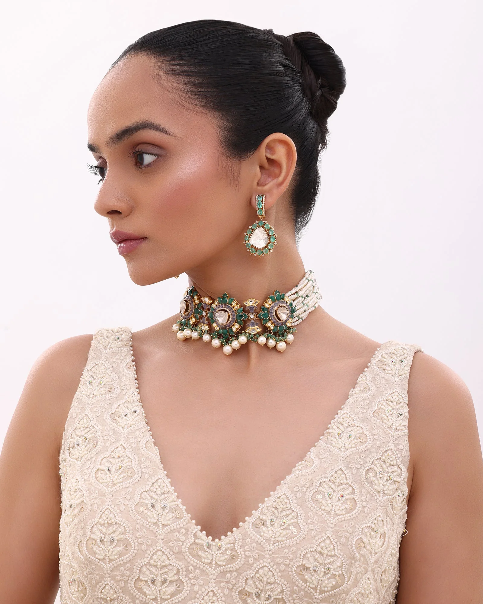 Emerald Gardenia Choker - Image 3
