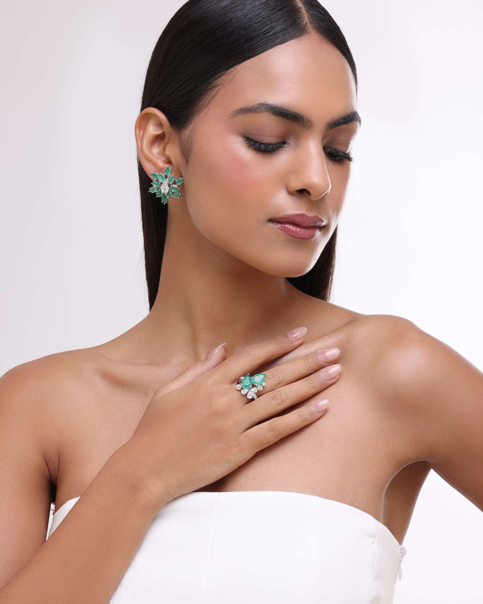 Emerald Star Earrings - Image 5