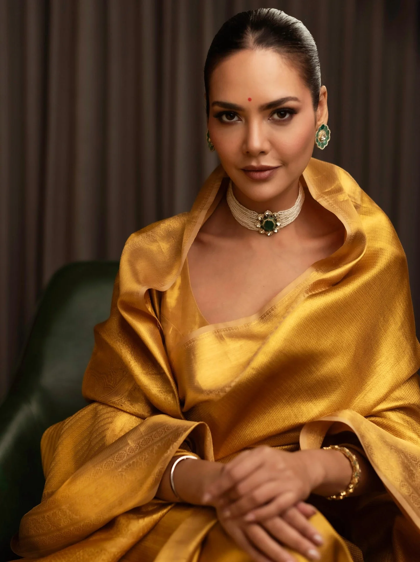 Emerald Daffodil Earrings - Image 3
