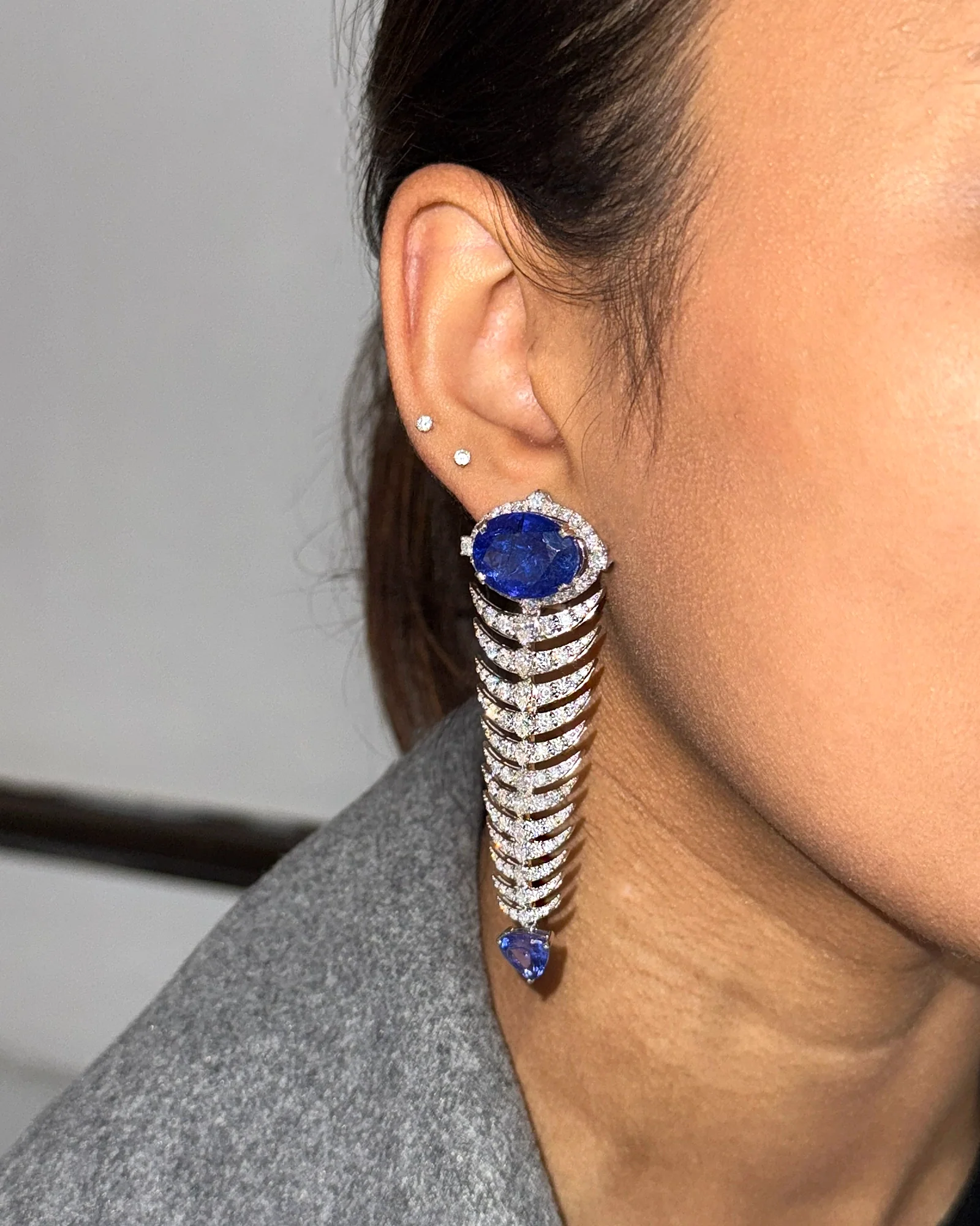 Midnight Calling Earrings - Image 4