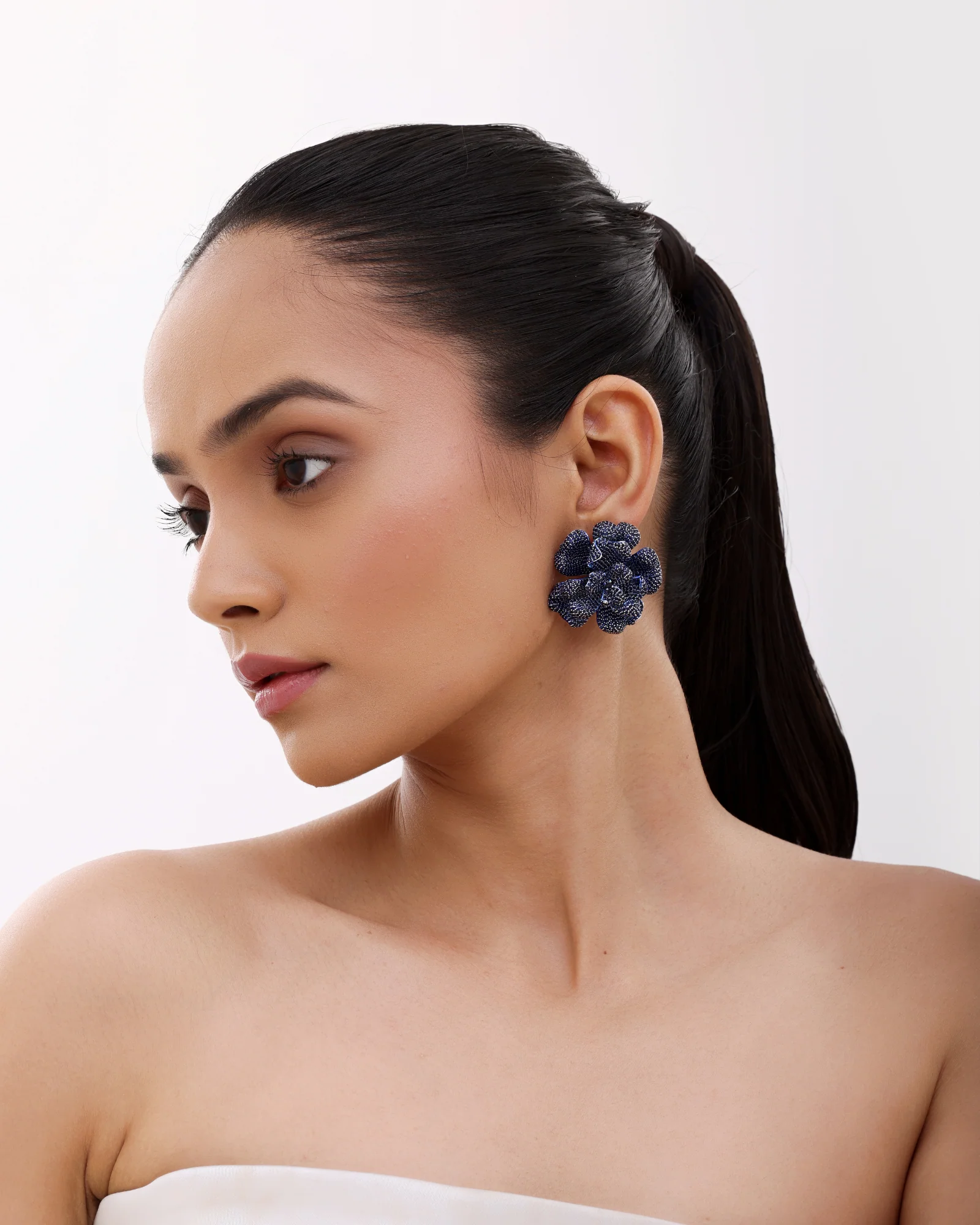 Rose de Bleu Studs - Image 4