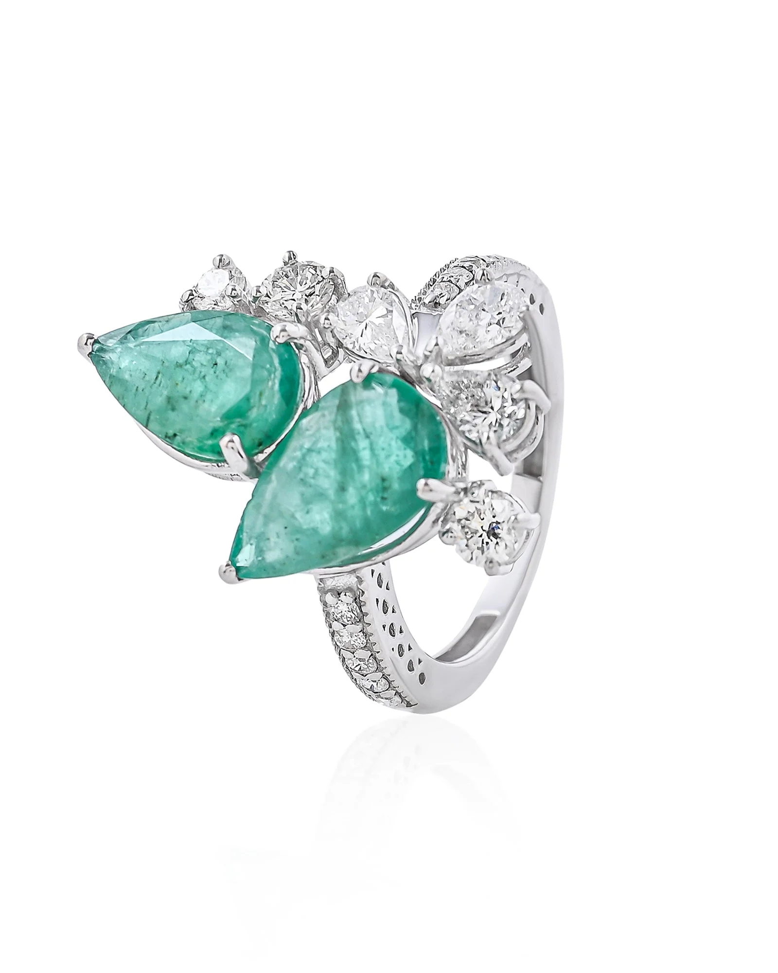 The Emerald Act Ring - Image 4