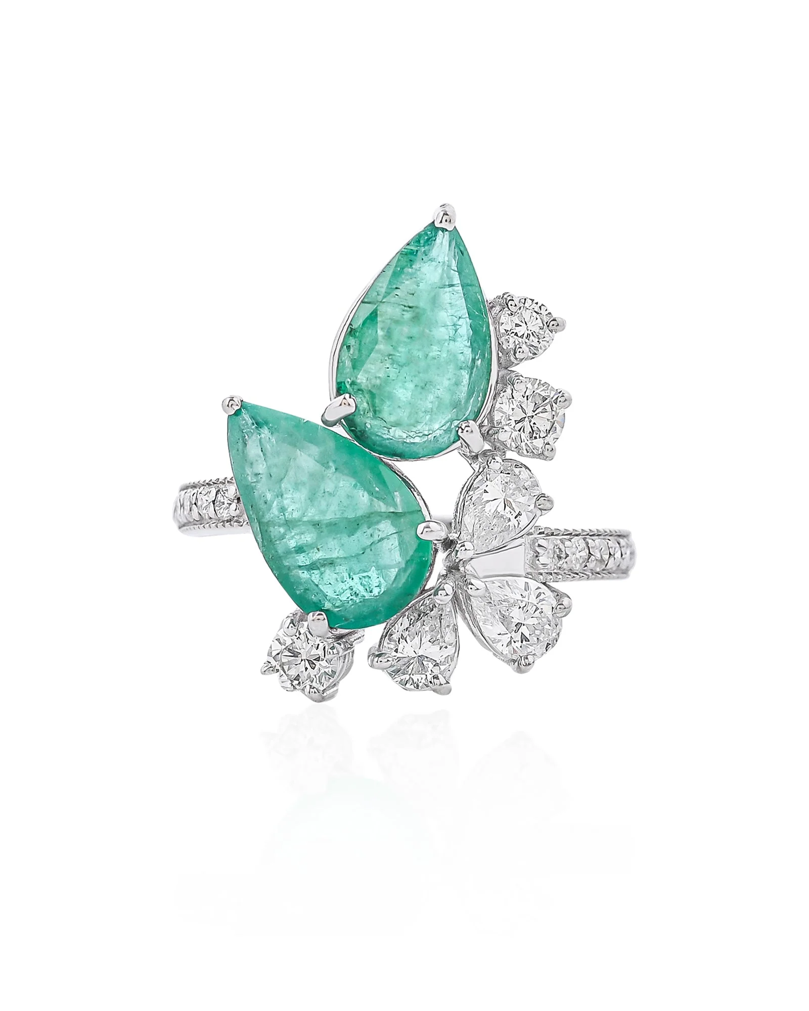 The Emerald Act Ring - Image 5