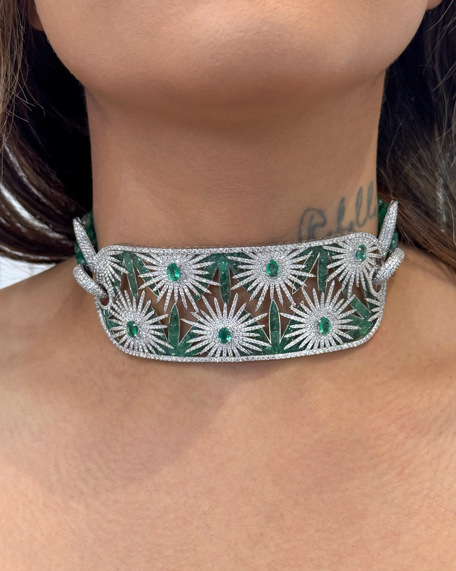 Zara Emerald Choker - Image 5
